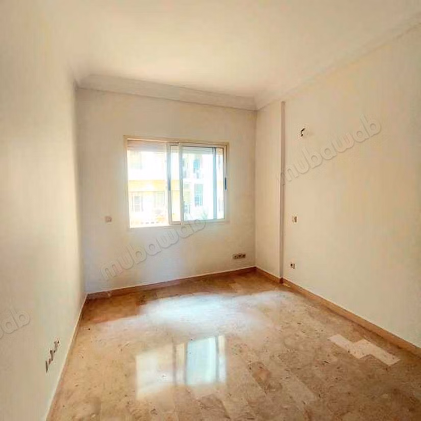 Apartment for sale in Nassim 1.5 large living areas. Parking spaces and beautiful garden