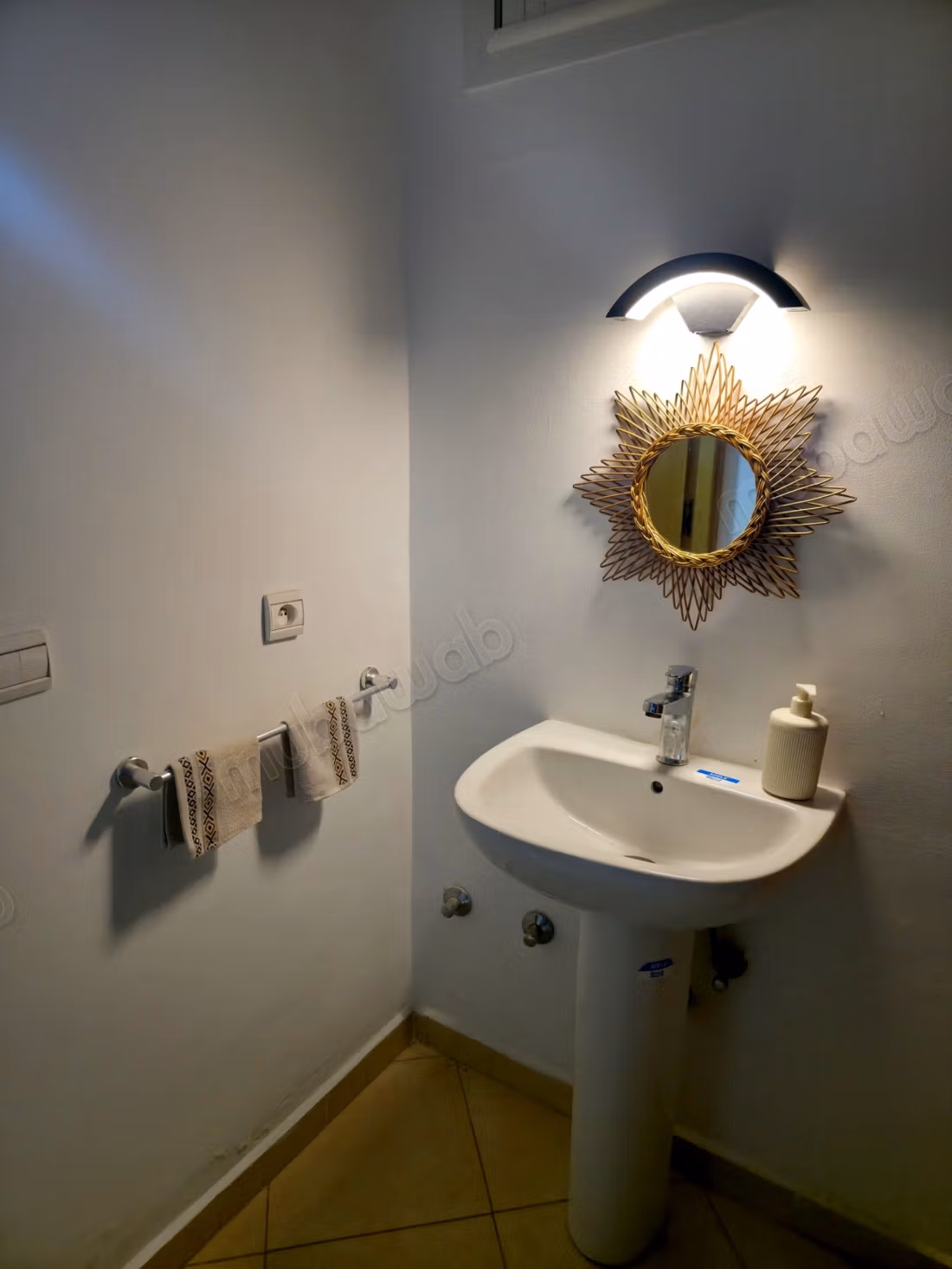 Maestosa villa in affitto a Harhoura. 3 camere. Arredato