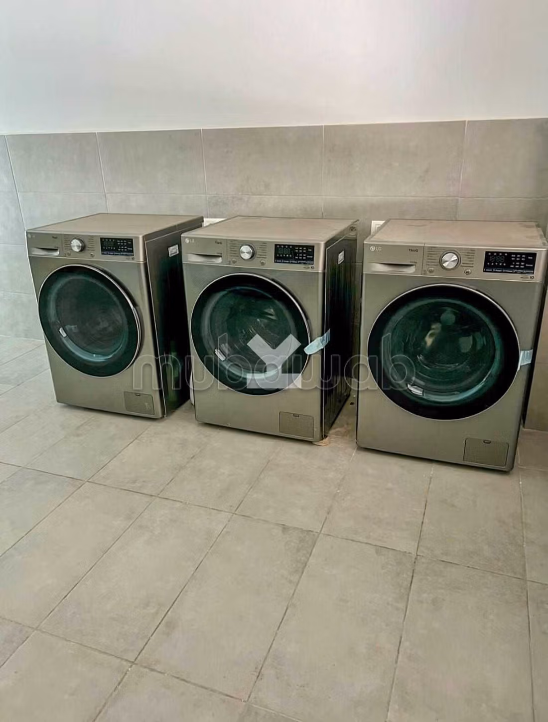 Apartment for sale in Casablanca Marina. 4 large rooms. Cellar