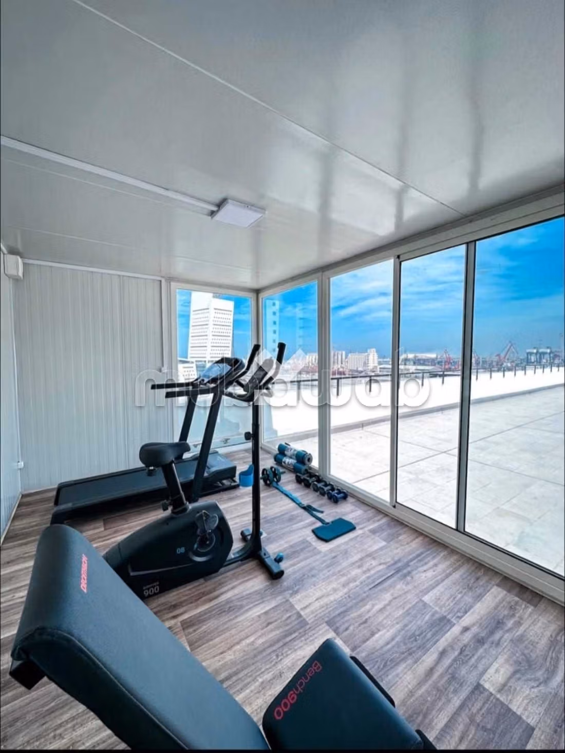 Apartment for sale in Casablanca Marina. 4 large rooms. Cellar