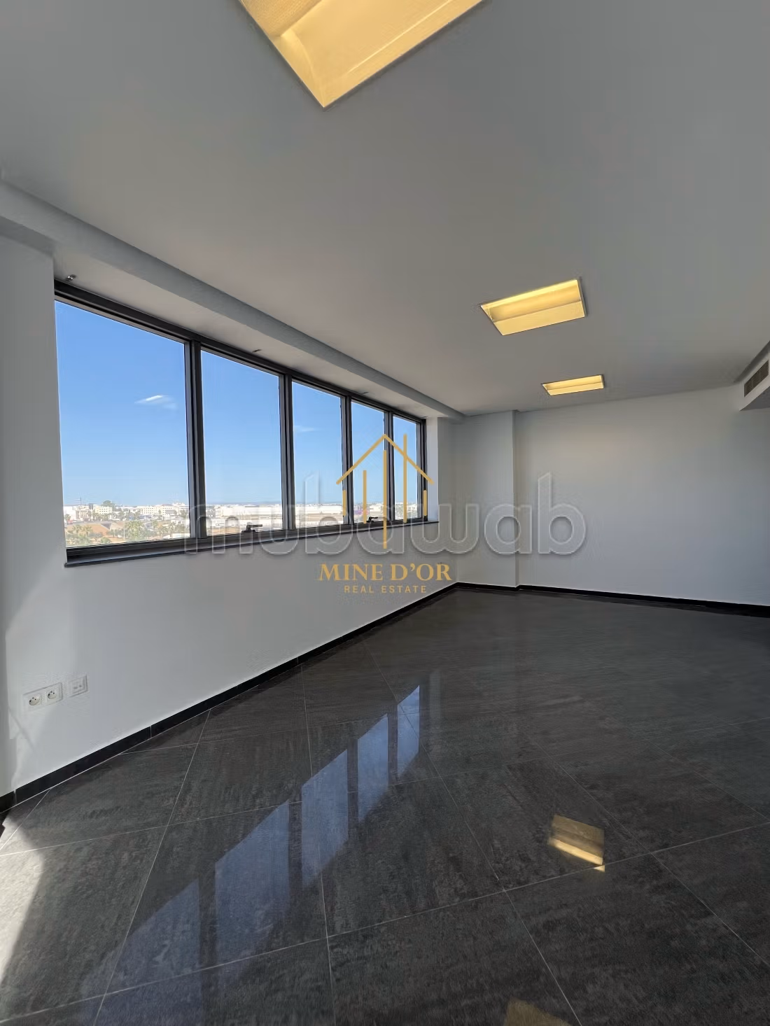 À louer Bureau en 5 espaces au Centre Urbain Nord