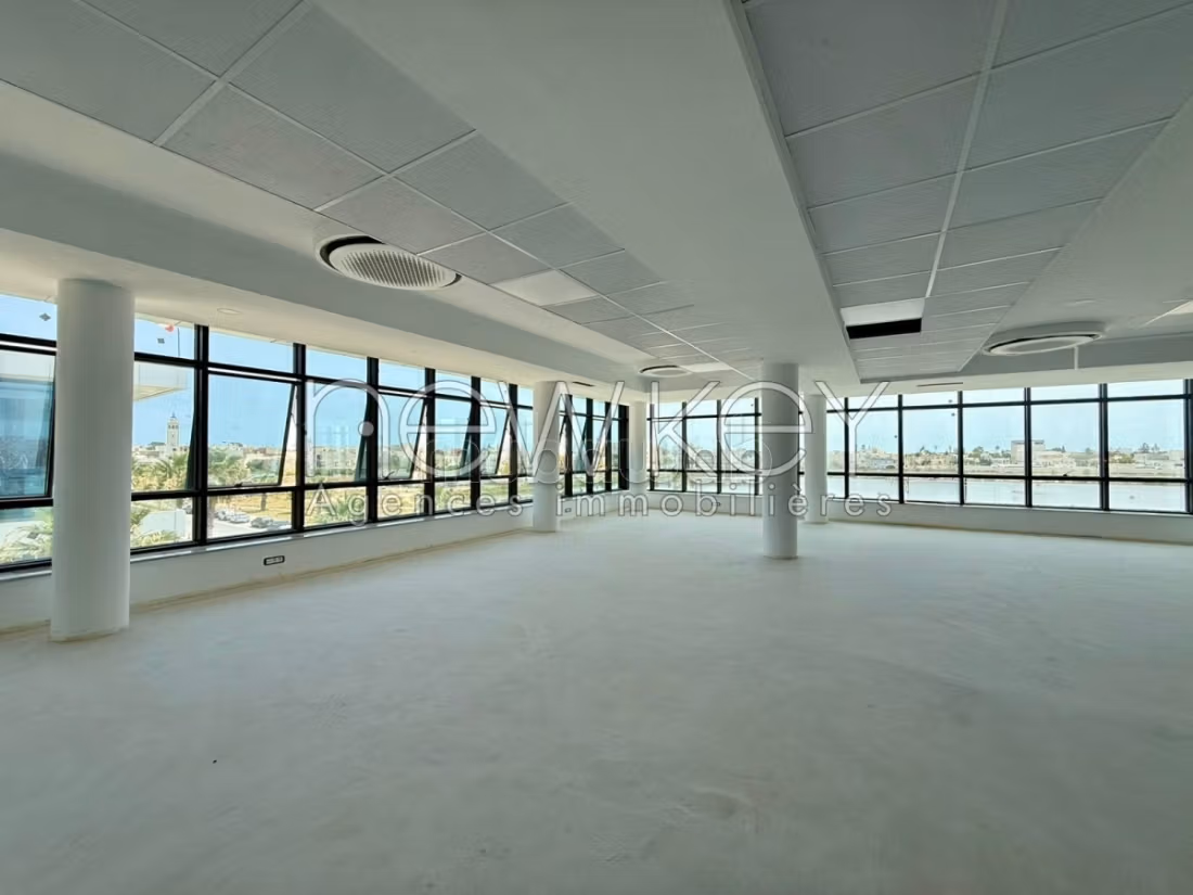 Bureaux à louer à la zone d'activité kheireddine
