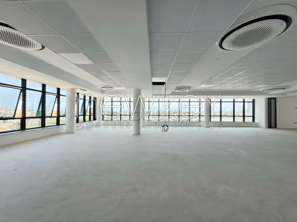 Bureaux à louer à la zone d'activité kheireddine