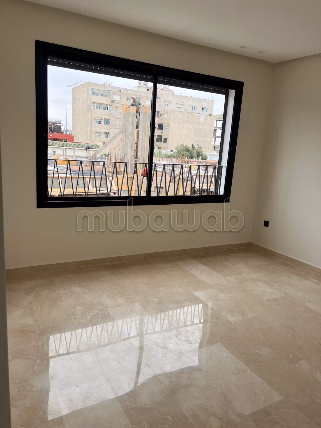 Apartment for rent in Oasis. 1 Living area. Parking spaces and terrace