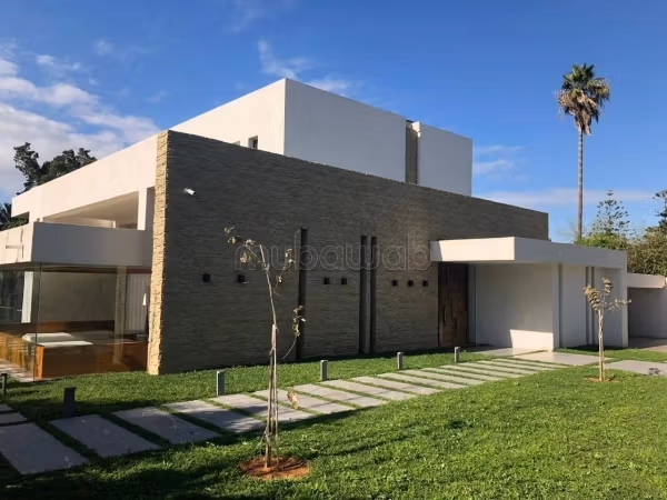Fabulous villa for sale in Souissi. 5 rooms. Furnished