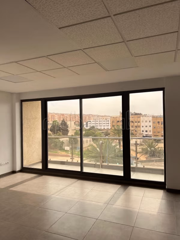 Bureau à louer sur Anassi 81 m²