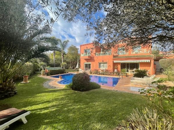 Villa front golf Bensilman