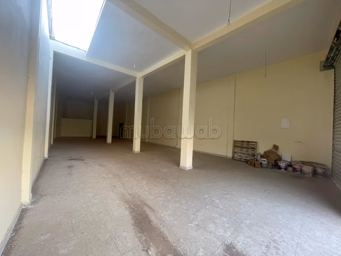 Local commercial de 200 m à coté de sidi ghanem