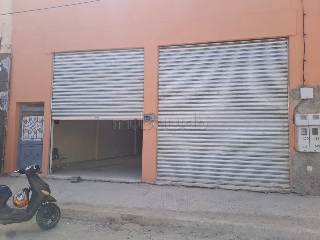 Local commercial de 200 m à coté de sidi ghanem