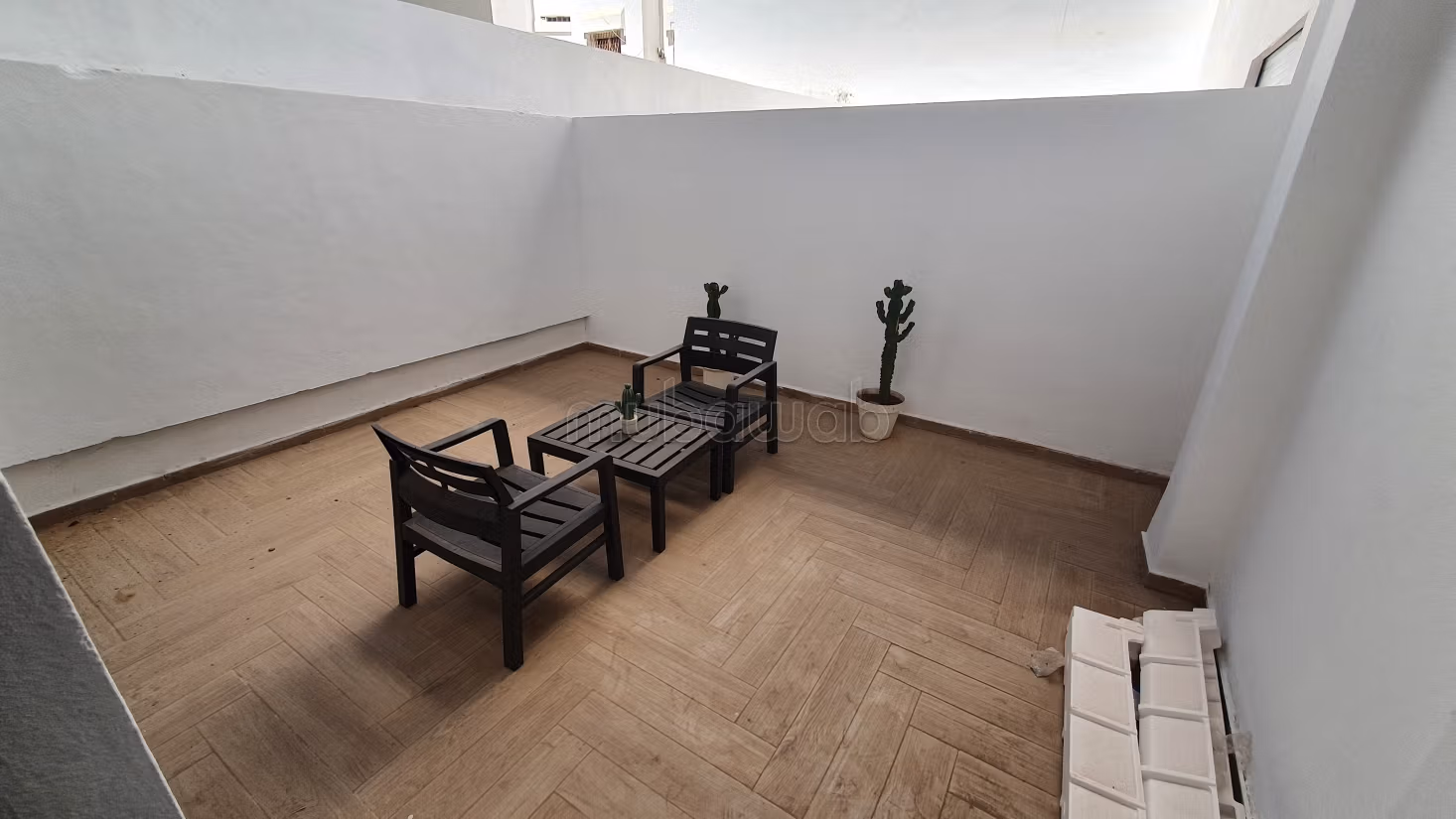 TOP studio meublé 70 m2 avec terrasse au CIL