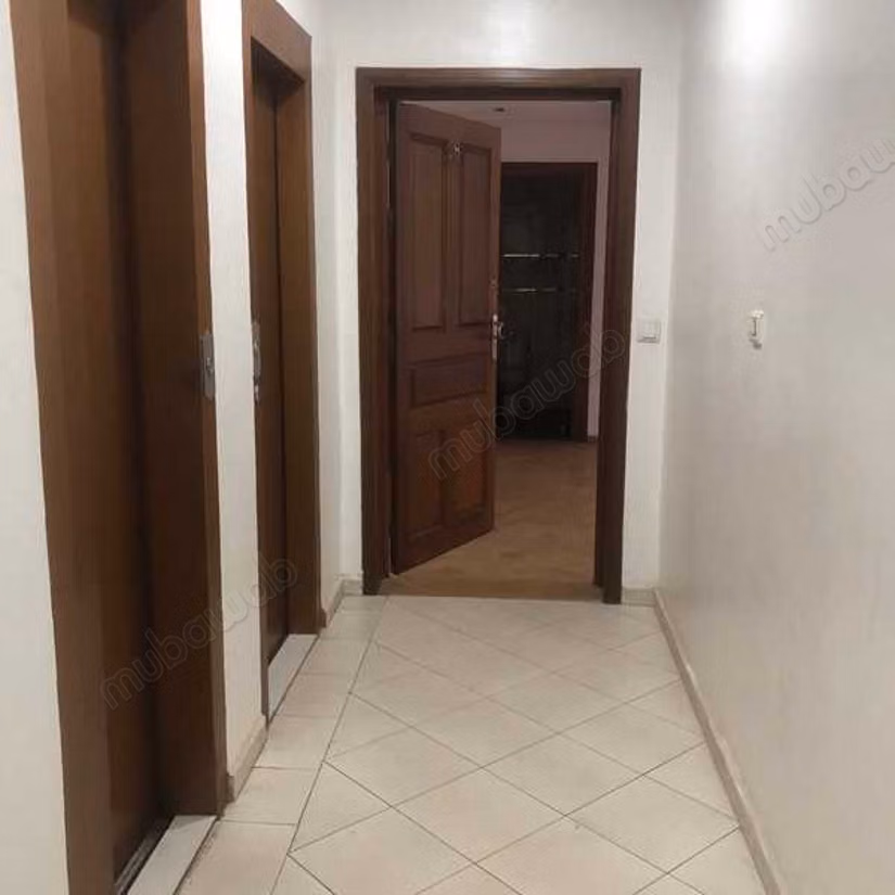 Find an apartment for rent in Bourgogne Est. Area of 62 m². No Lift