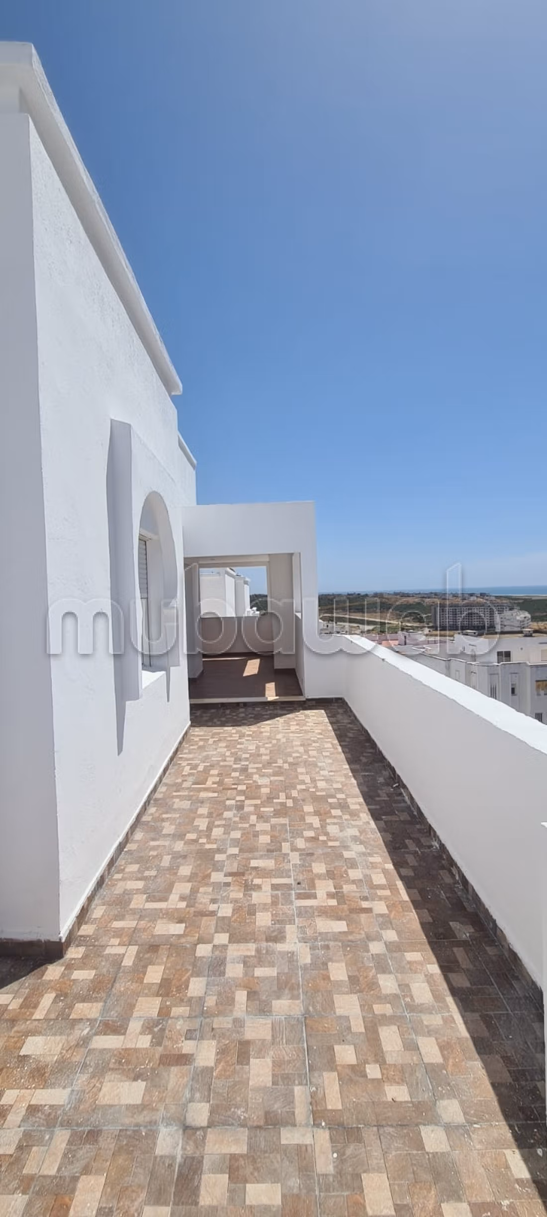 Très bel appartement en location à Ziaten. Surface totale 120 m². Piscine et service de Conciergerie
