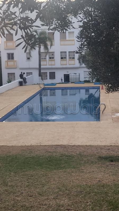 Très bel appartement en location à Ziaten. Surface totale 120 m². Piscine et service de Conciergerie