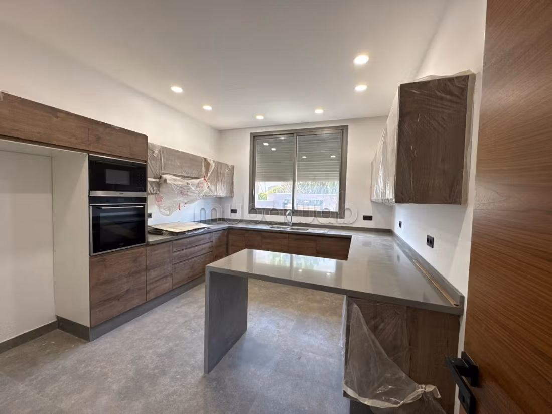 Villa a la location vide a ain diab 45000dh