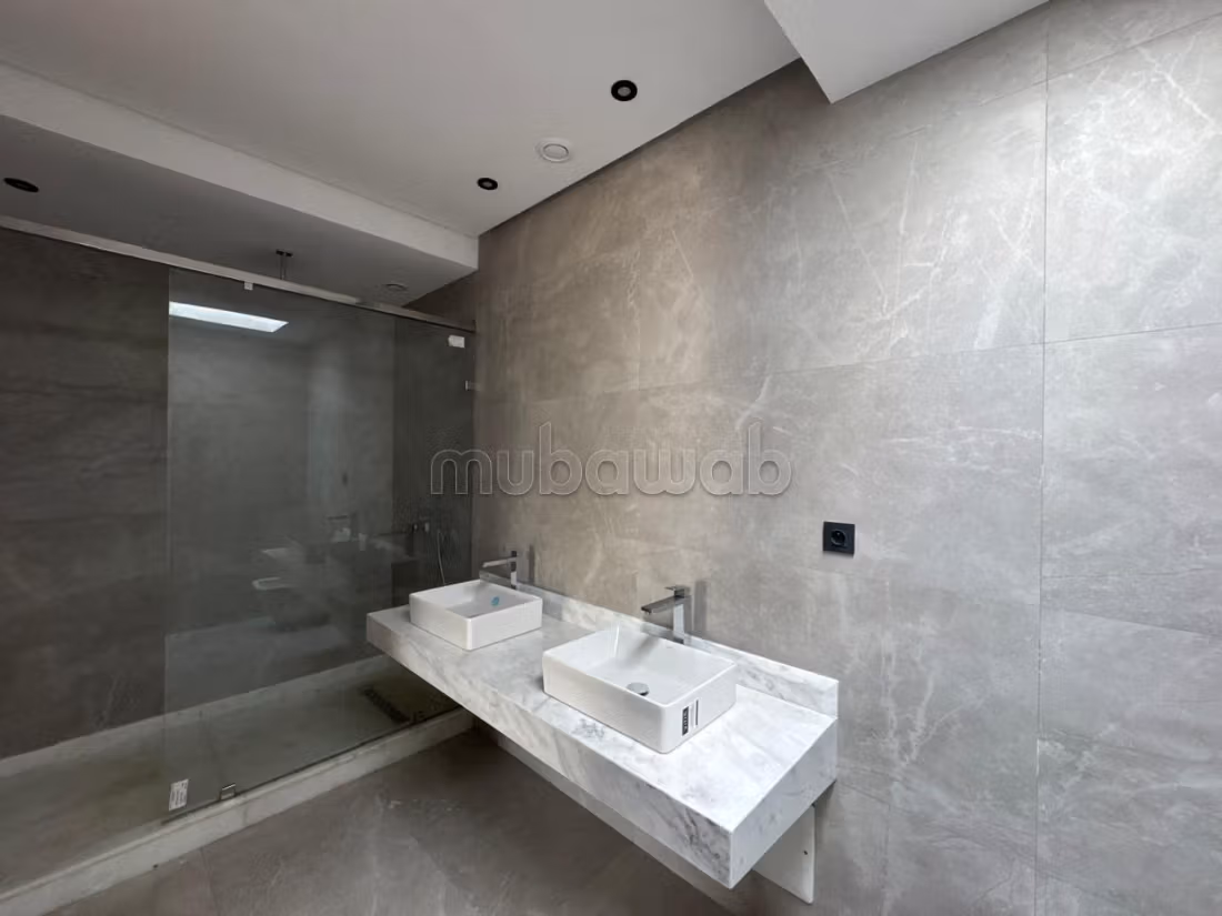 Villa a la location vide a ain diab 45000dh