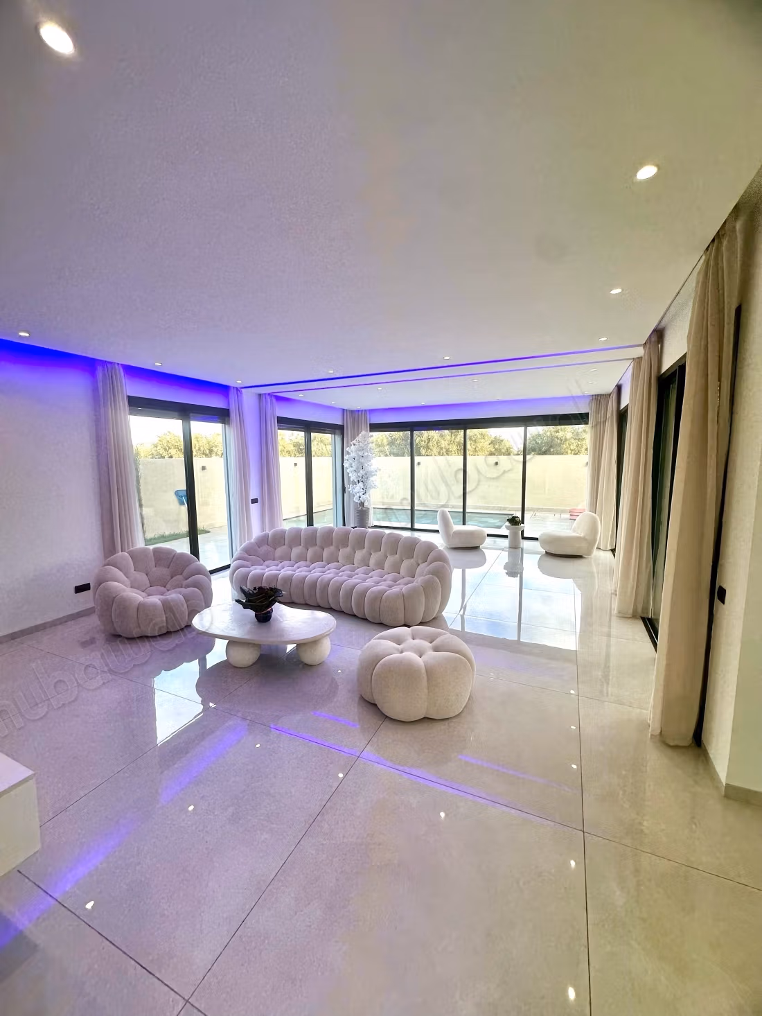 Villa 4 façade meublé Marrakech km8