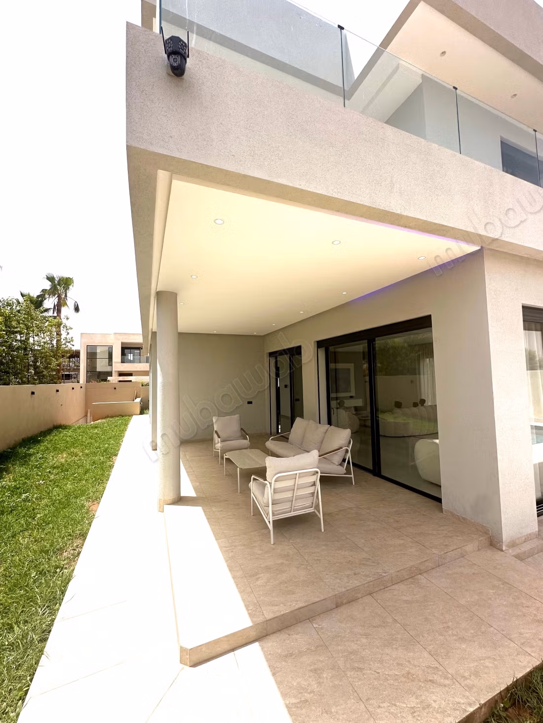 Villa 4 façade meublé Marrakech km8