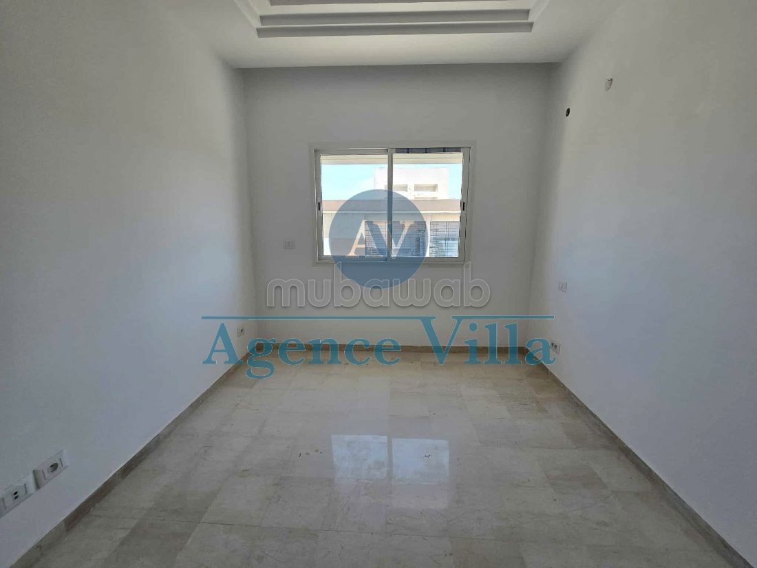 Un bureau à la soukra