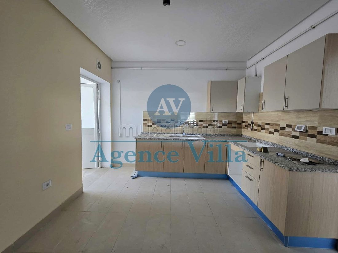 Un bureau à la soukra