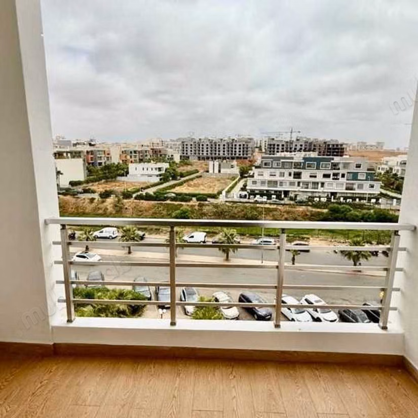 Apartment to purchase in Californie. Dimension 150 m². Lift and garage