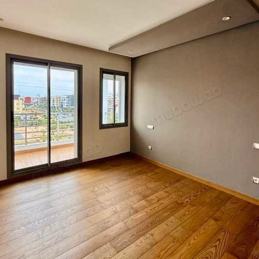 Apartment to purchase in Californie. Dimension 150 m². Lift and garage