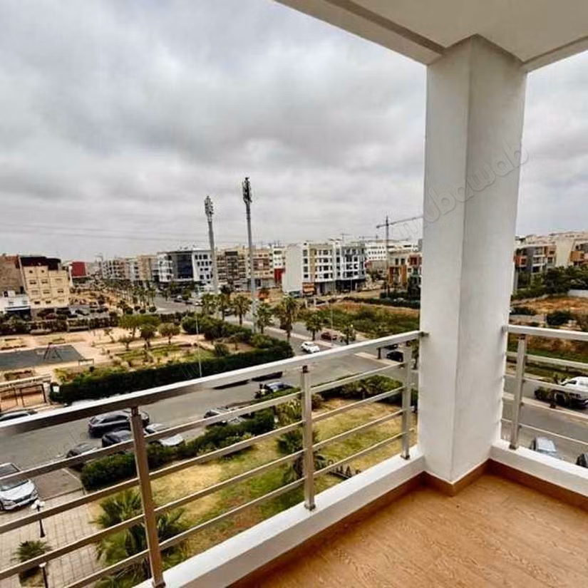 Apartment to purchase in Californie. Dimension 150 m². Lift and garage
