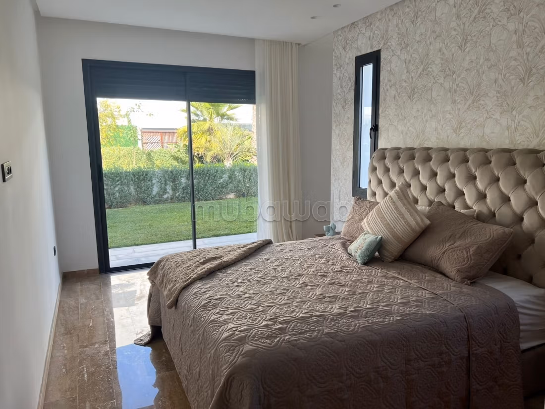 Rent this apartment. 4 large rooms. Dressing room
