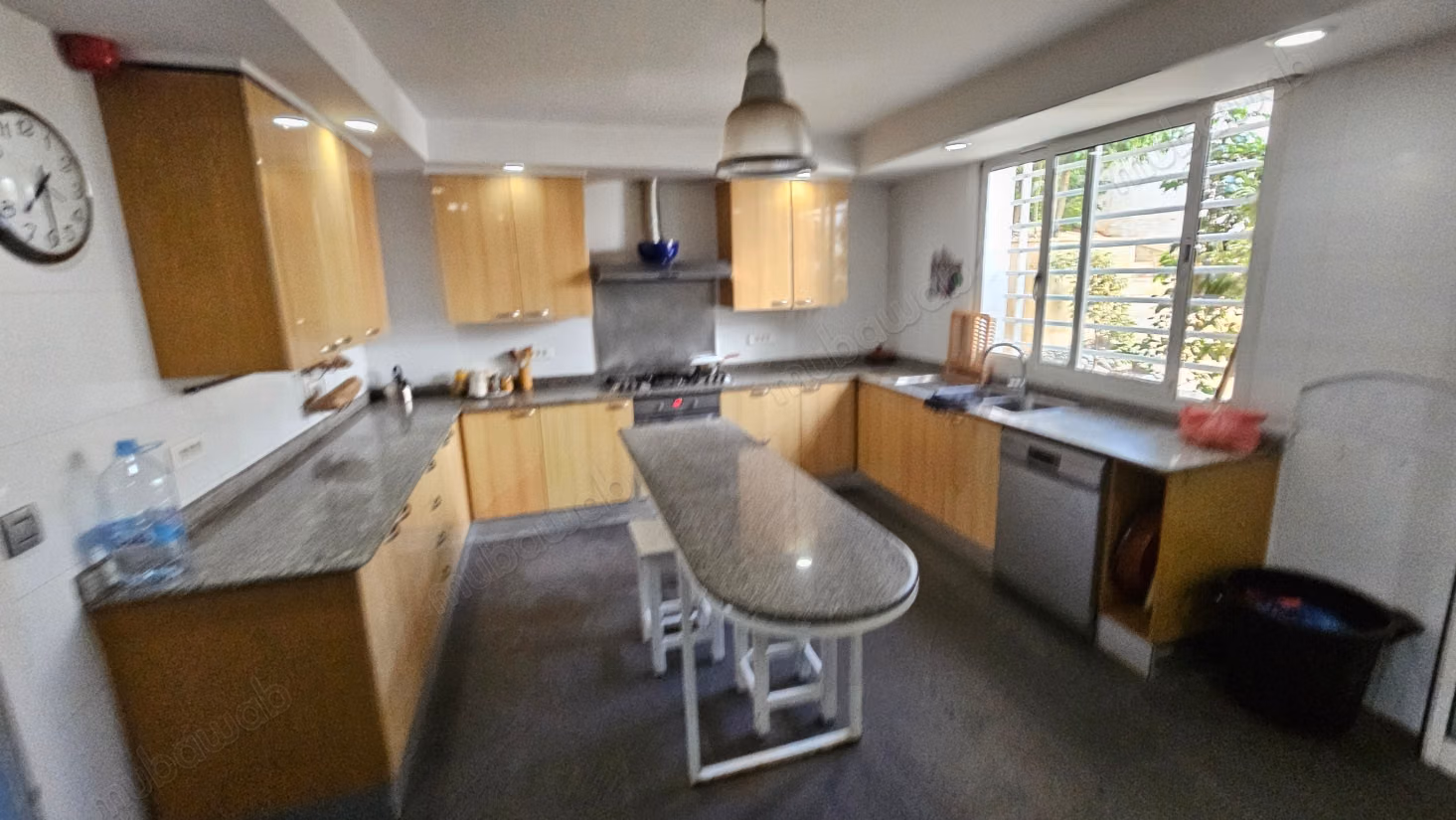Villa premium 5CH avec beau jardin et grande piscine