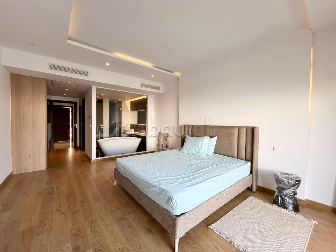 Great apartment for rent in Gammarth Supérieur. Small area 200 m². Caretaker and swimming pool