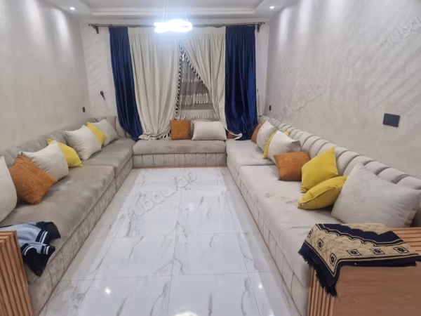 Se alquila este piso en Ziana. 2 habitaciones grandes. Mobiliario nuevo