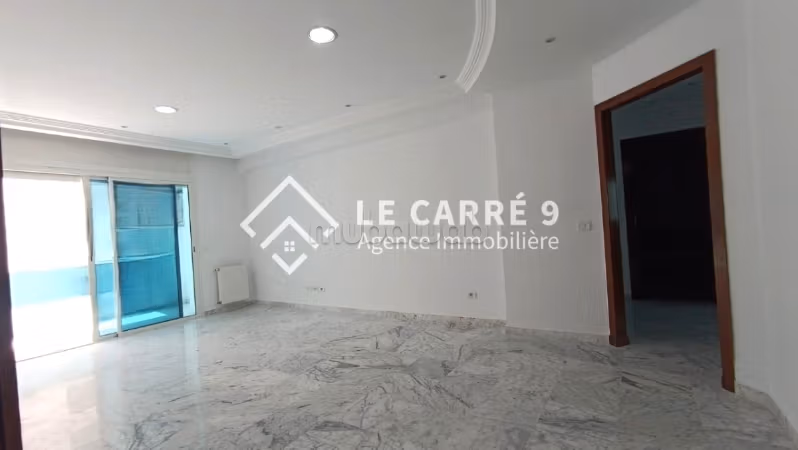 Appartamento da acquistare a Les Berges Du Lac 2.3 locali spaziosi. Garage e terrazzo