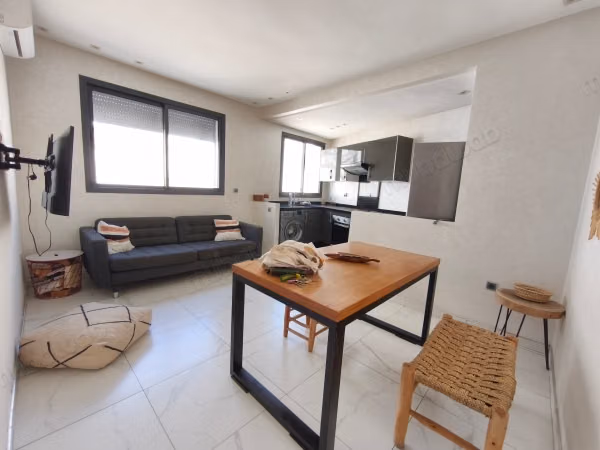 Find an apartment for rent. Surface area 50 m². Attic