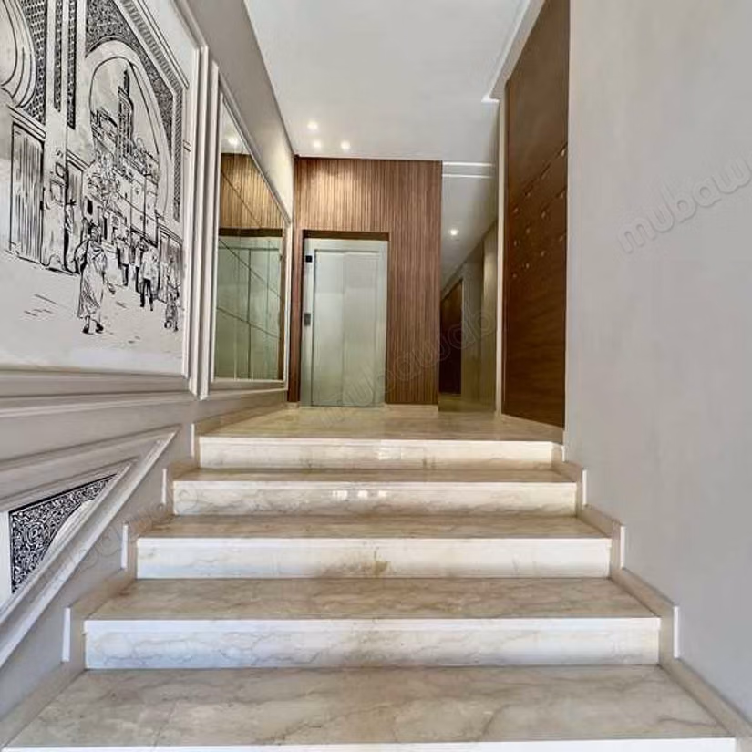 Local commercial à Louer de 210.0 m² à Casablanca, Hopitaux