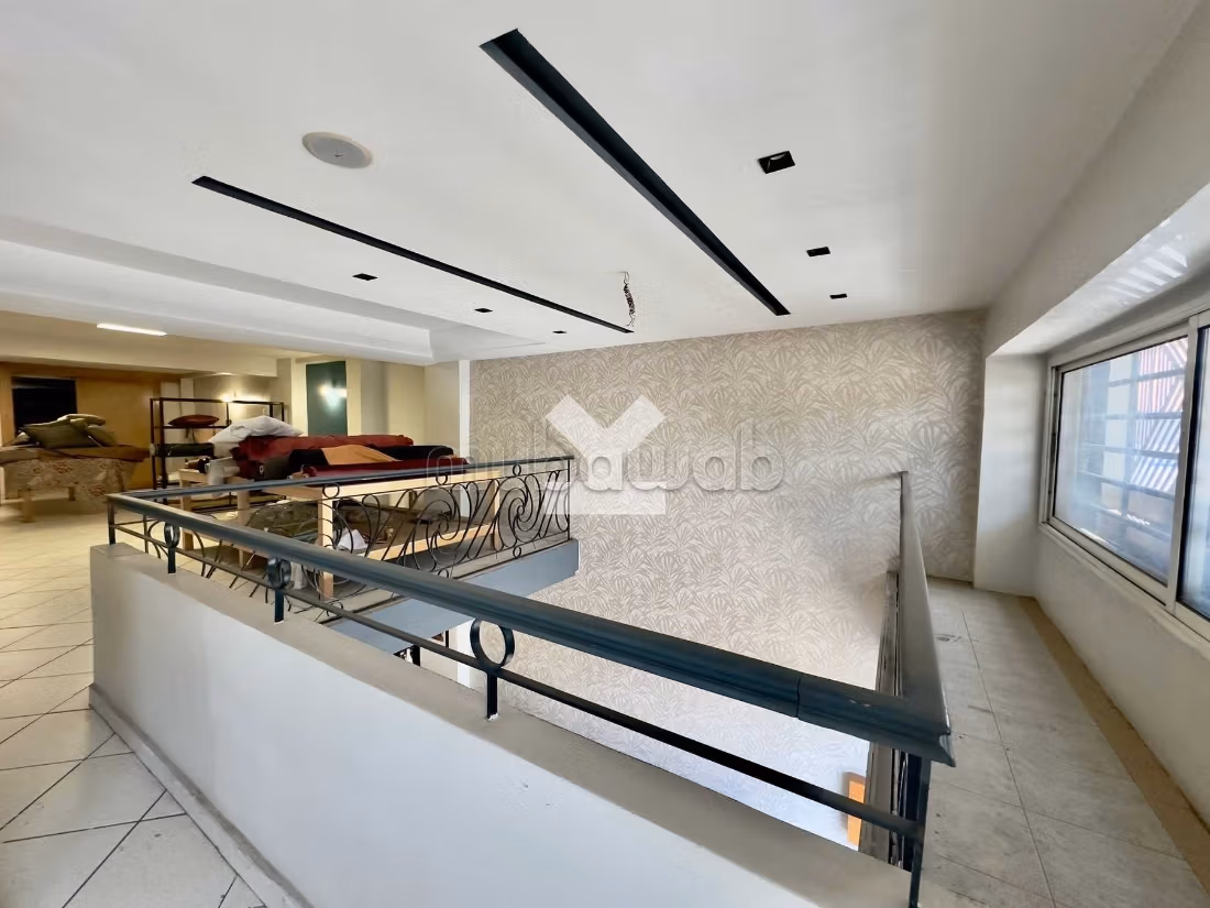 Offices & shops to rent in Les Hôpitaux. Total area 210 m². Car park