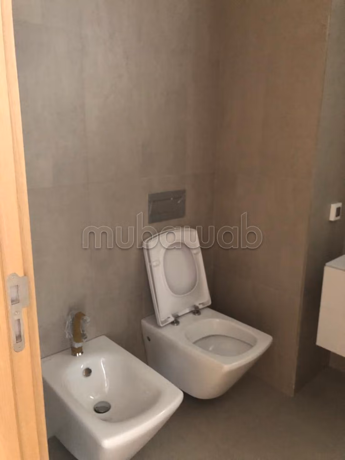Appartement en location à Casablanca Marina. 
2 chambres. 
Meublé