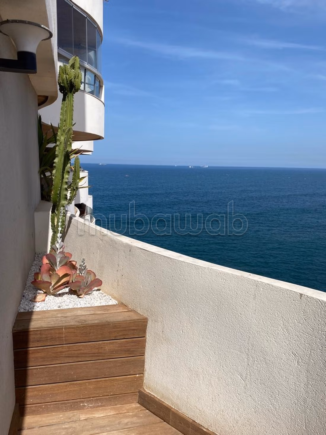 Appartement en location à Casablanca Marina. 
2 chambres. 
Meublé