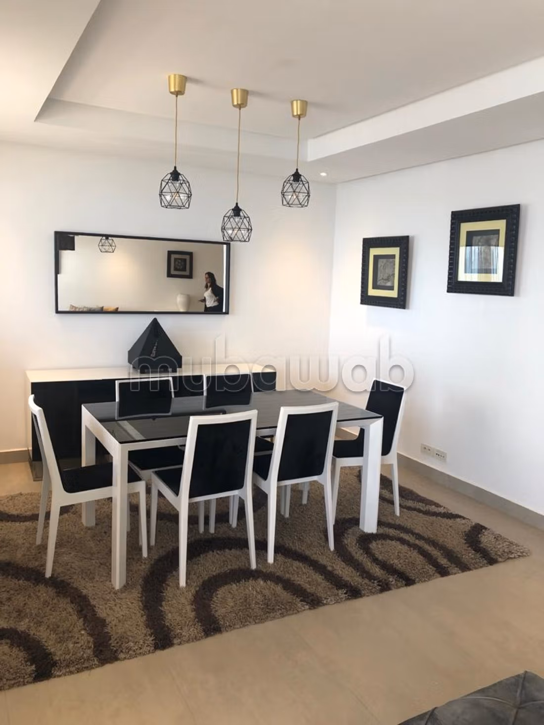 Appartement en location à Casablanca Marina. 
2 chambres. 
Meublé