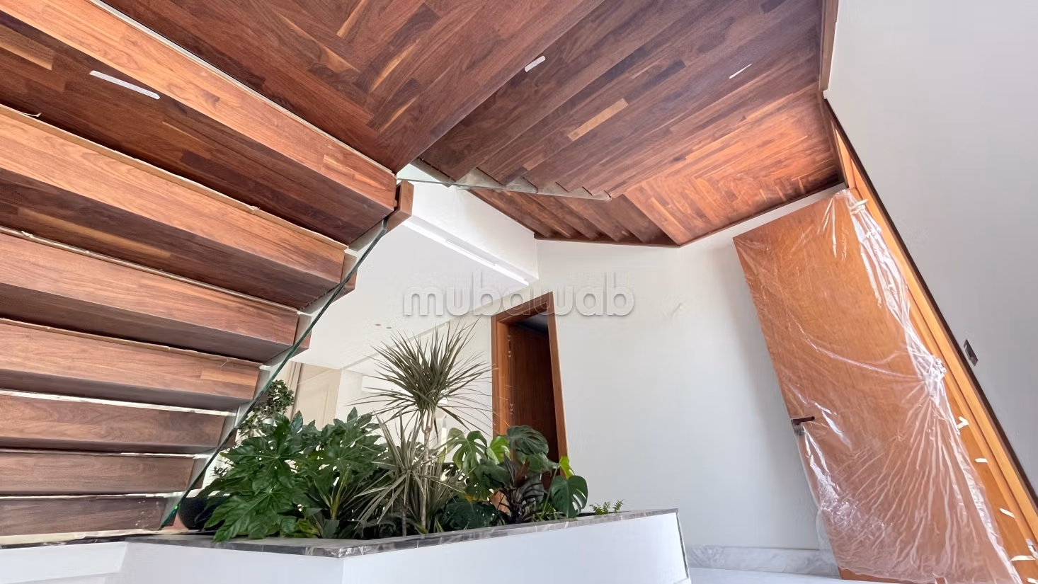 Vente villa de luxe à Souissi. 5 chambres. Fenêtres double vitrage et chauffage central