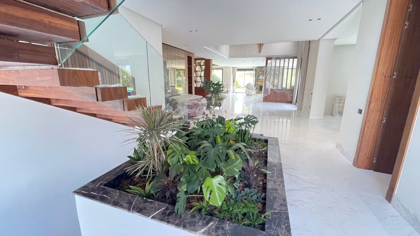 Vente villa de luxe à Souissi. 5 chambres. Fenêtres double vitrage et chauffage central