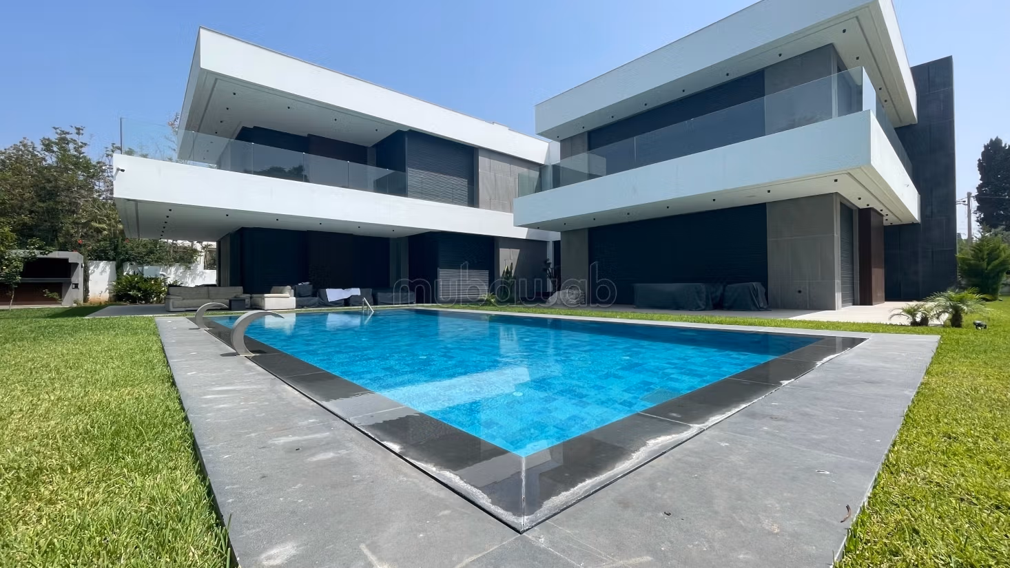 Vente villa de luxe à Souissi. 5 chambres. Fenêtres double vitrage et chauffage central
