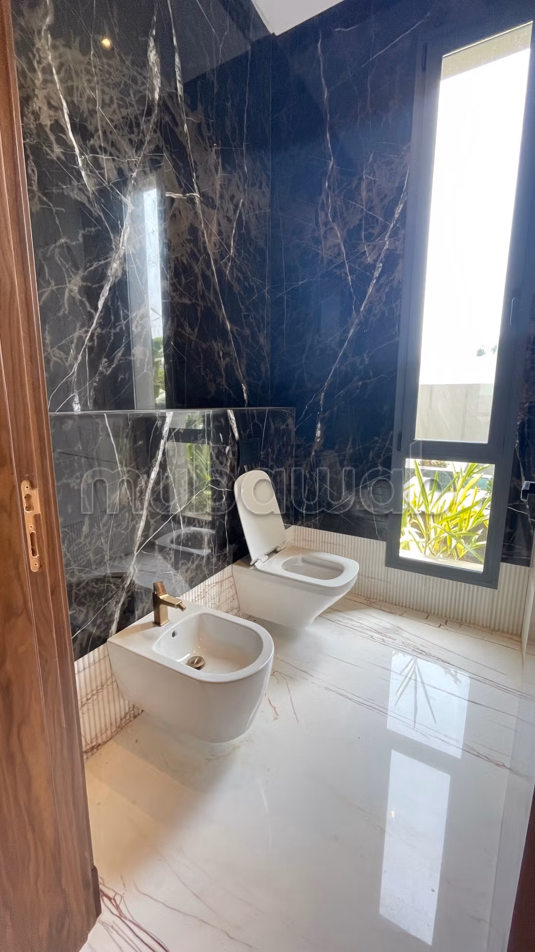 Vente villa de luxe à Souissi. 5 chambres. Fenêtres double vitrage et chauffage central