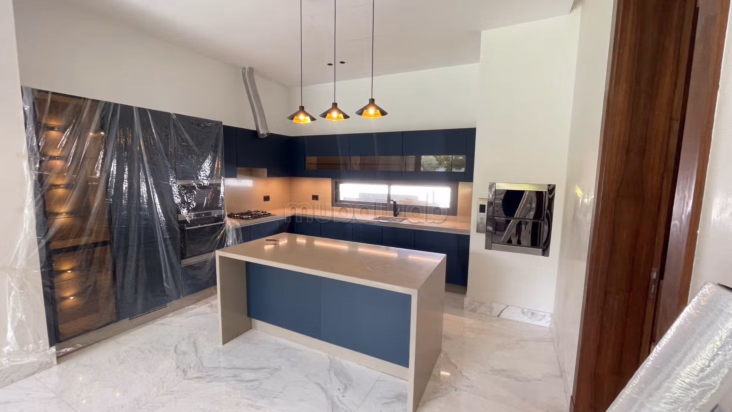 Vente villa de luxe à Souissi. 5 chambres. Fenêtres double vitrage et chauffage central
