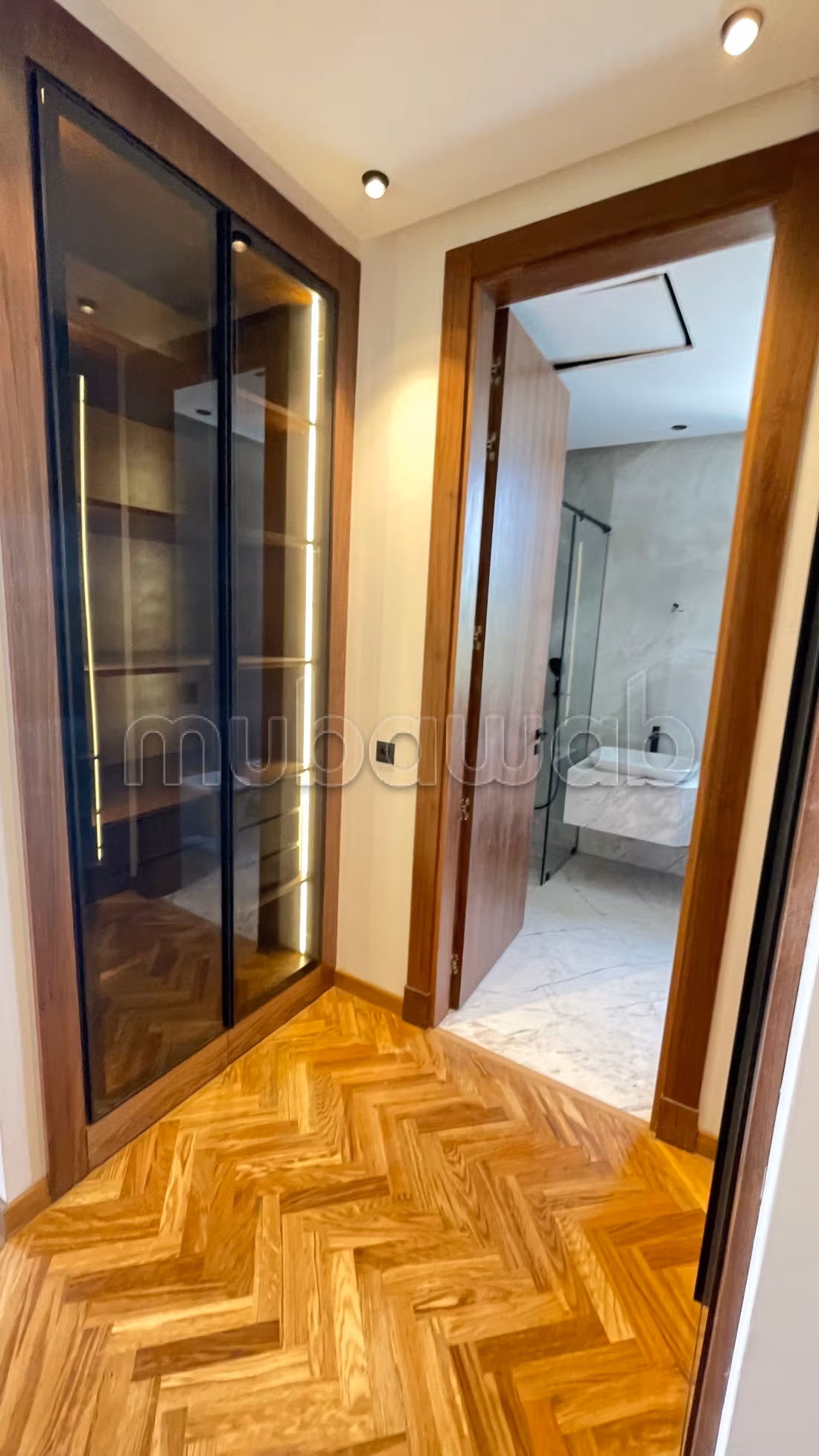 Vente villa de luxe à Souissi. 5 chambres. Fenêtres double vitrage et chauffage central