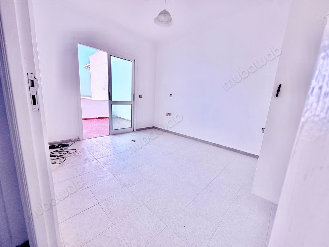 Casa en venta en Manar. 5 habitaciones. Salón marroquí amueblado, residencia cerrada