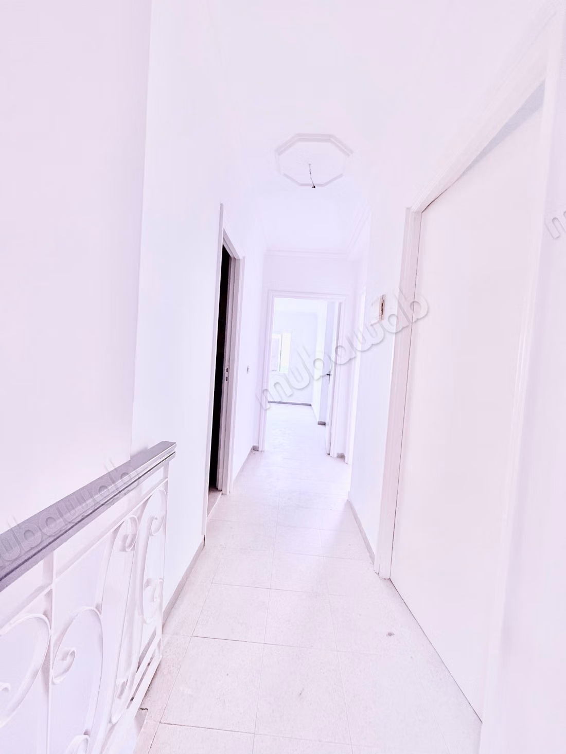 Casa en venta en Manar. 5 habitaciones. Salón marroquí amueblado, residencia cerrada