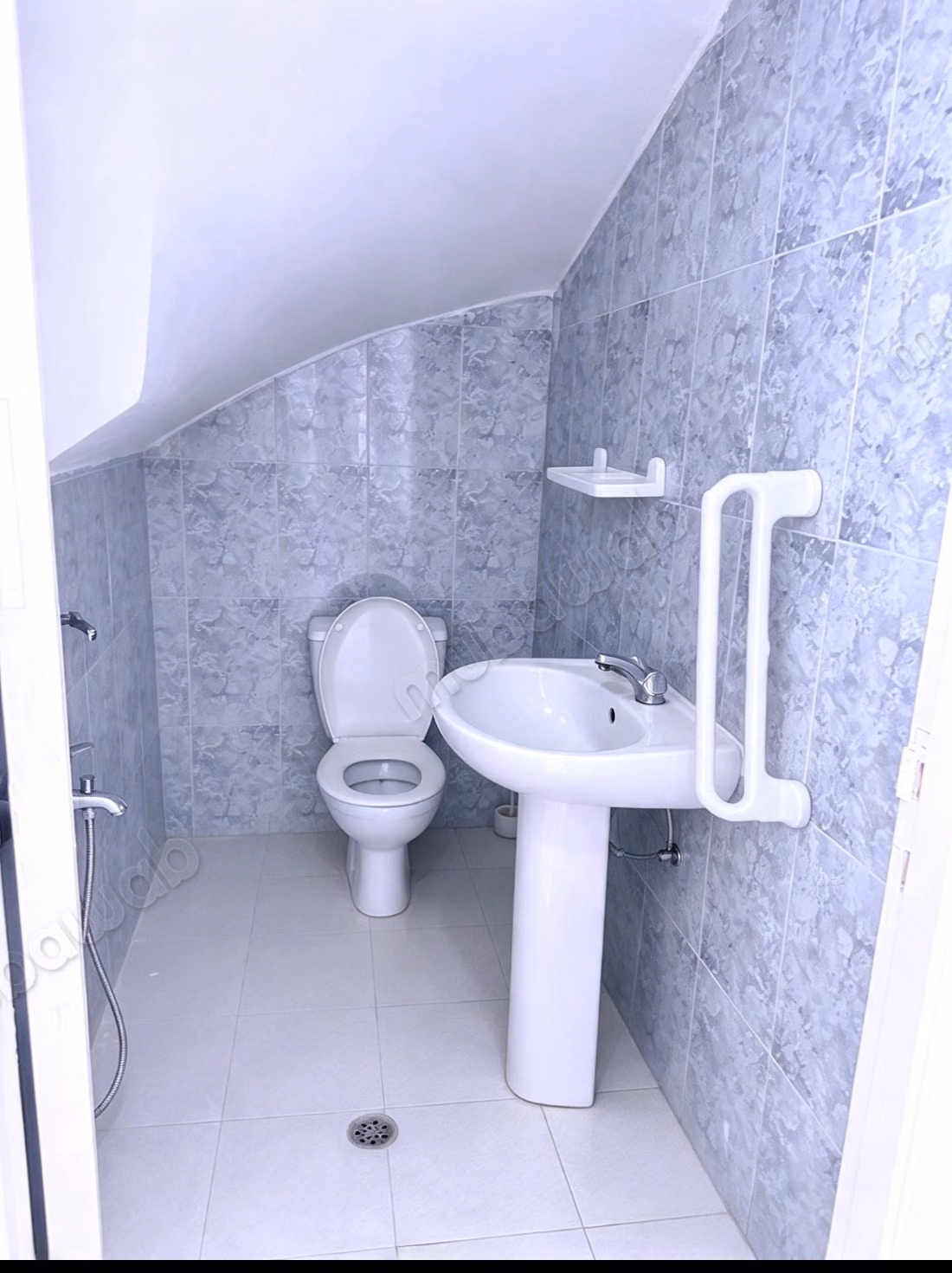 Casa en venta en Manar. 5 habitaciones. Salón marroquí amueblado, residencia cerrada