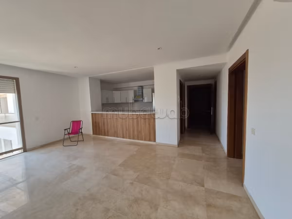 Affitta il tuo appartamento. Superficie 100 m². Piscina e condizionatore