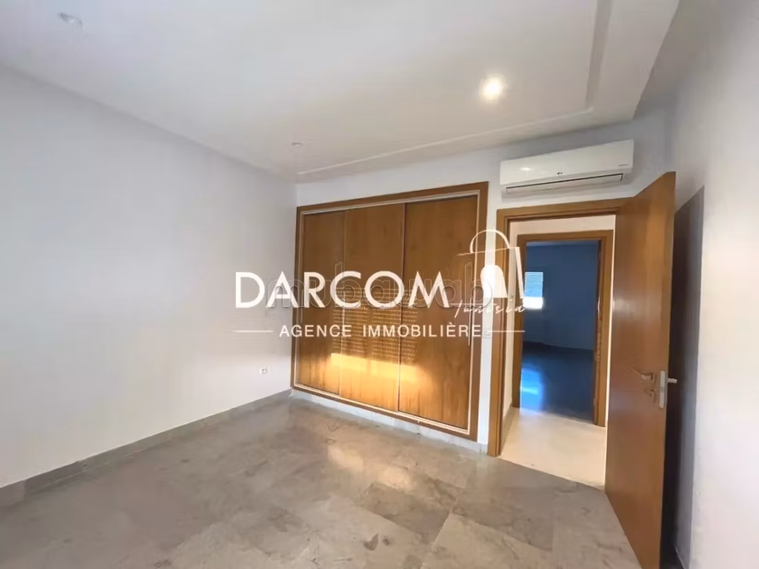 À louer s2 de 153,25 m² aux Jardins de Carthage