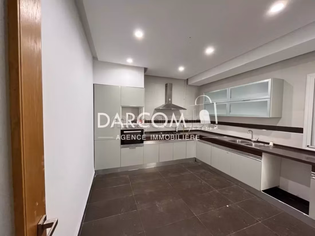 À louer s2 de 153,25 m² aux Jardins de Carthage