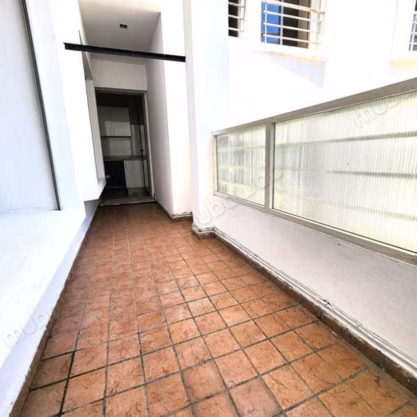 Sale of a lovely apartment in Les Hôpitaux. Dimension 129 m². Carpark and elevator